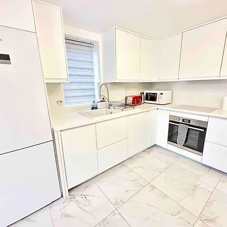 Paradigm House, Luxury 2-Bedroom Apartment 3, Free Parking, Oxford Exterior photo