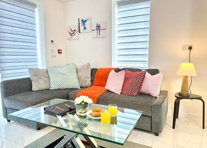 Paradigm House, Luxury 2-Bedroom Apartment 3, Free Parking, Oxford