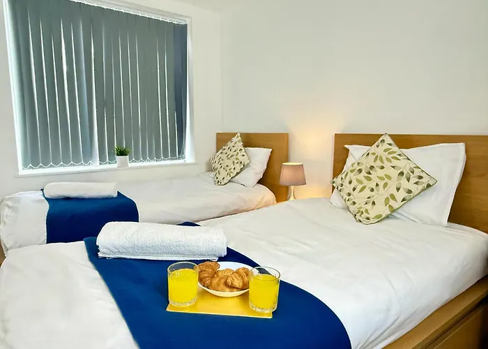 Paradigm House, Luxury 2-Bedroom Apartment 3, Free Parking, Oxford