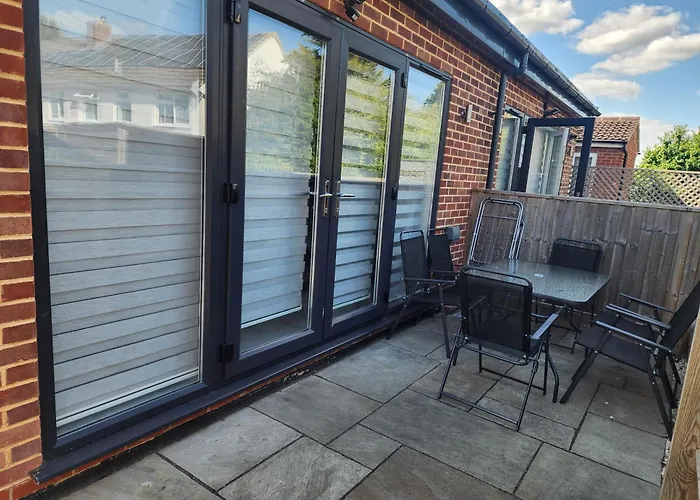 Paradigm House, Luxury 2-Bedroom Apartment 3, Free Parking, Oxford